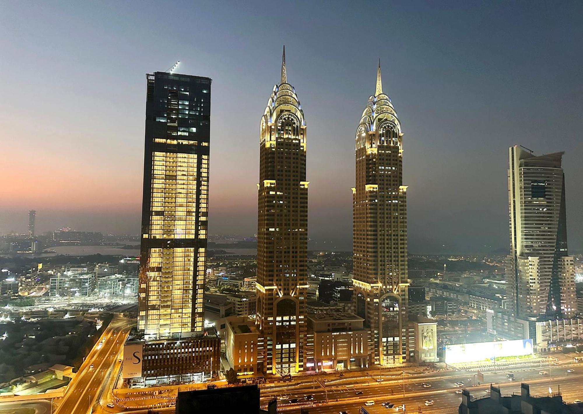 The Hive Partition In Tecom Near Metro * Dubai