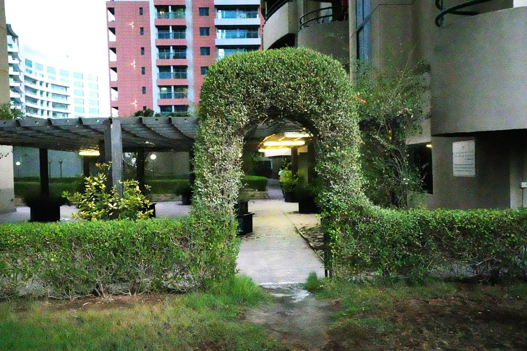 Homestay The Hive Partition In Tecom Near Metro Dubai