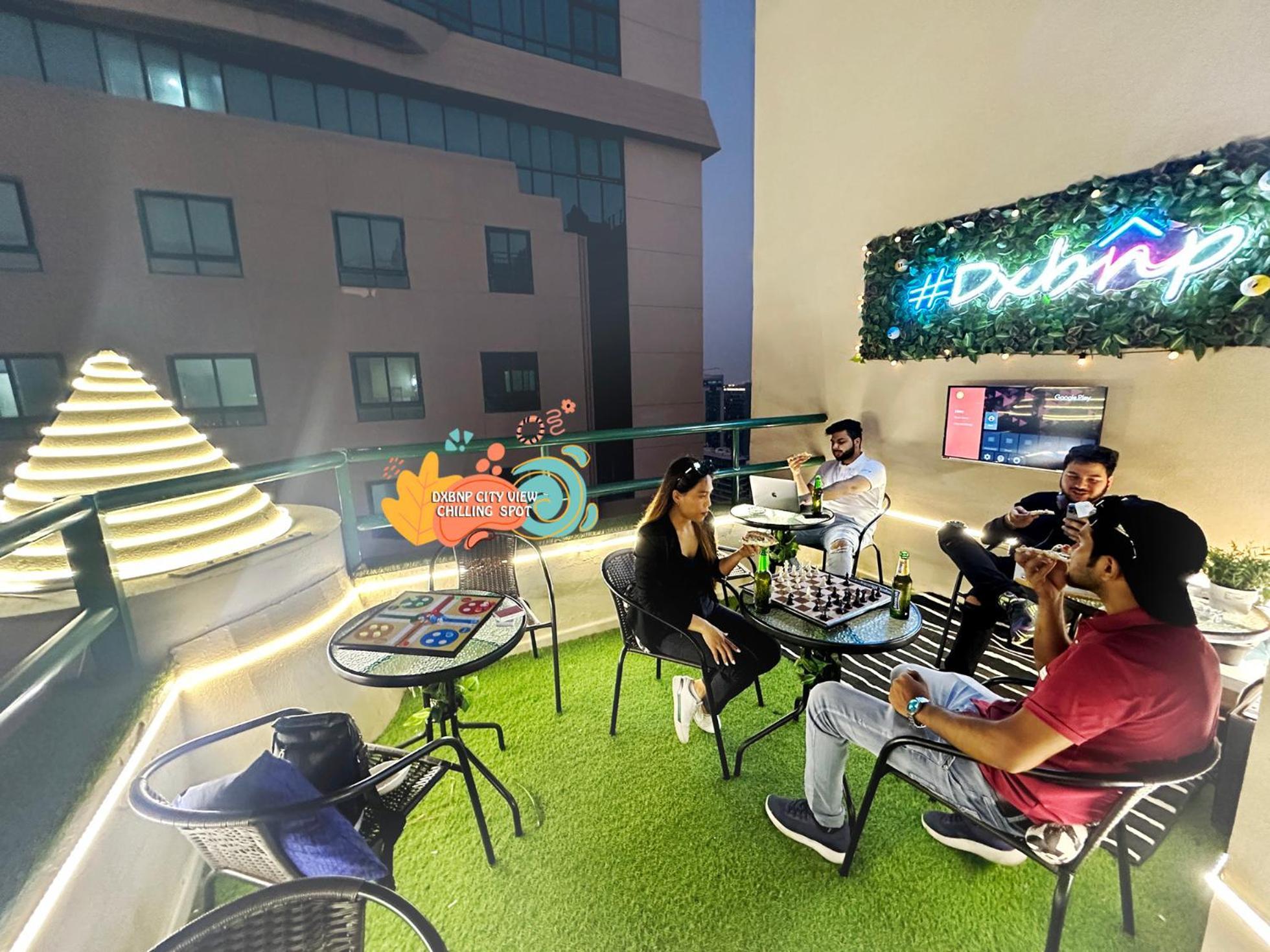 The Hive Partition In Tecom Near Metro Homestay Dubai